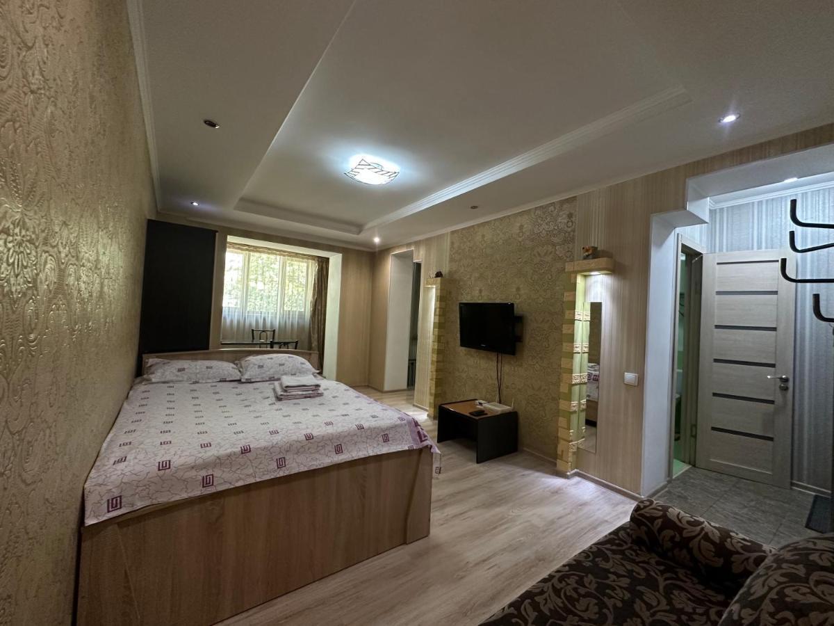One-Room Apartment Opposite Almaty Airport Turksib Екстериор снимка